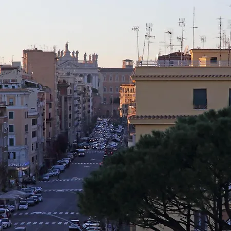 Domus Augustea - San Giovanni Sunset Гостевой дом Рим